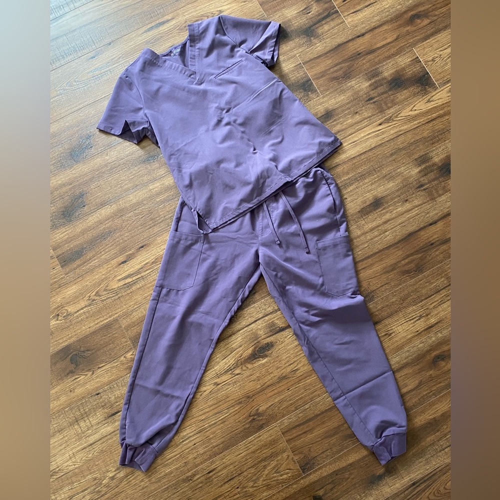 Mandala Scrubs *figs dupe*